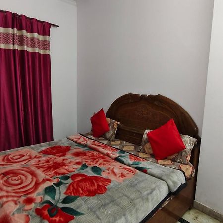 פארידבד Rajdhani Guest House מראה חיצוני תמונה