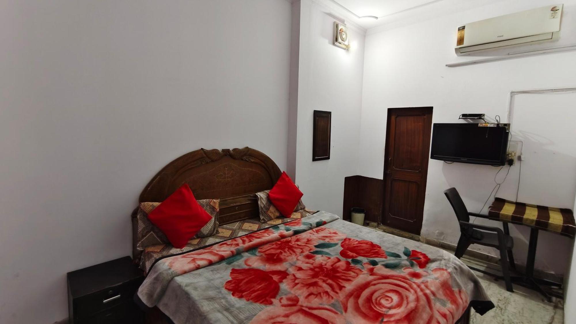פארידבד Rajdhani Guest House מראה חיצוני תמונה