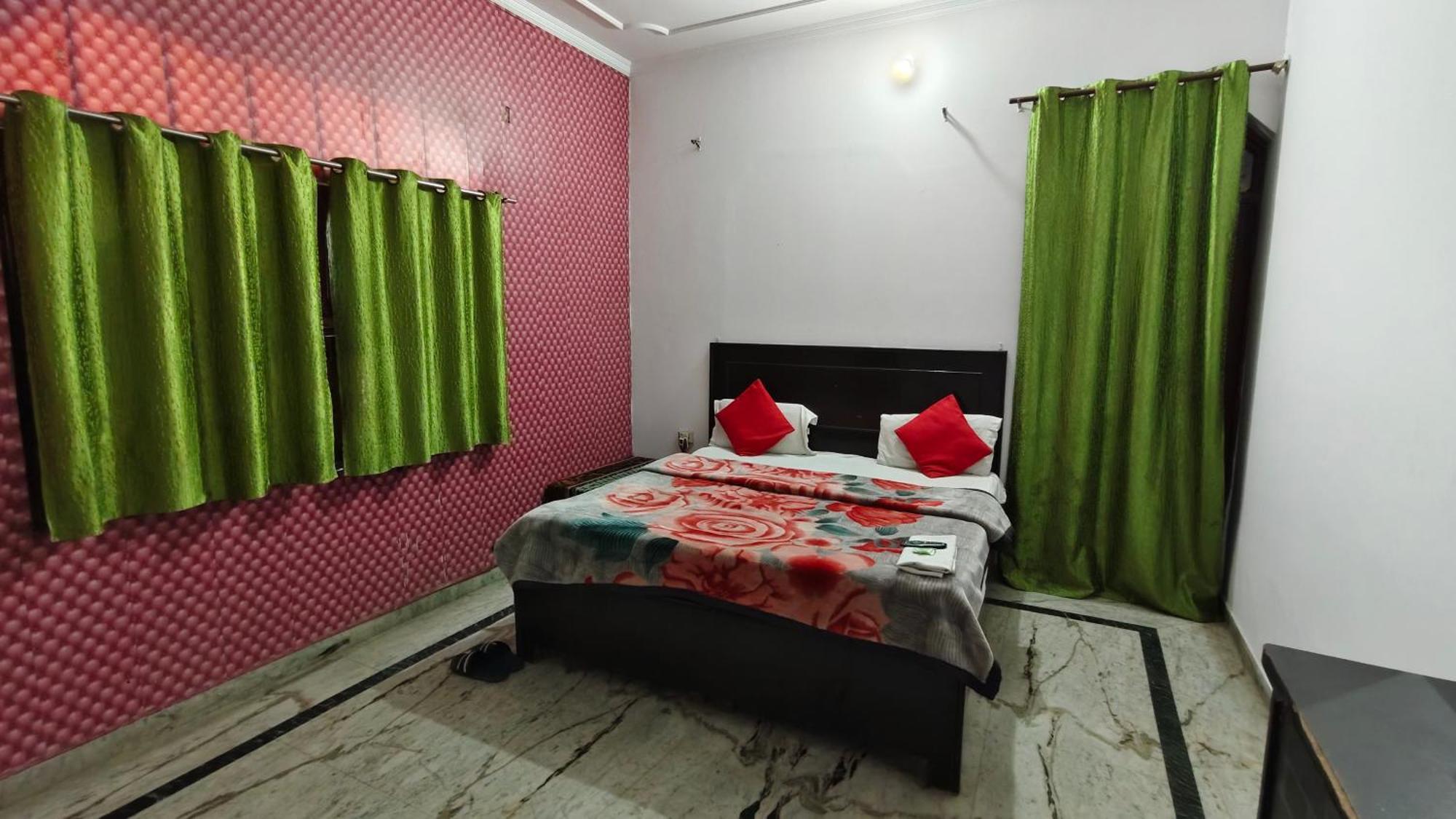 פארידבד Rajdhani Guest House מראה חיצוני תמונה