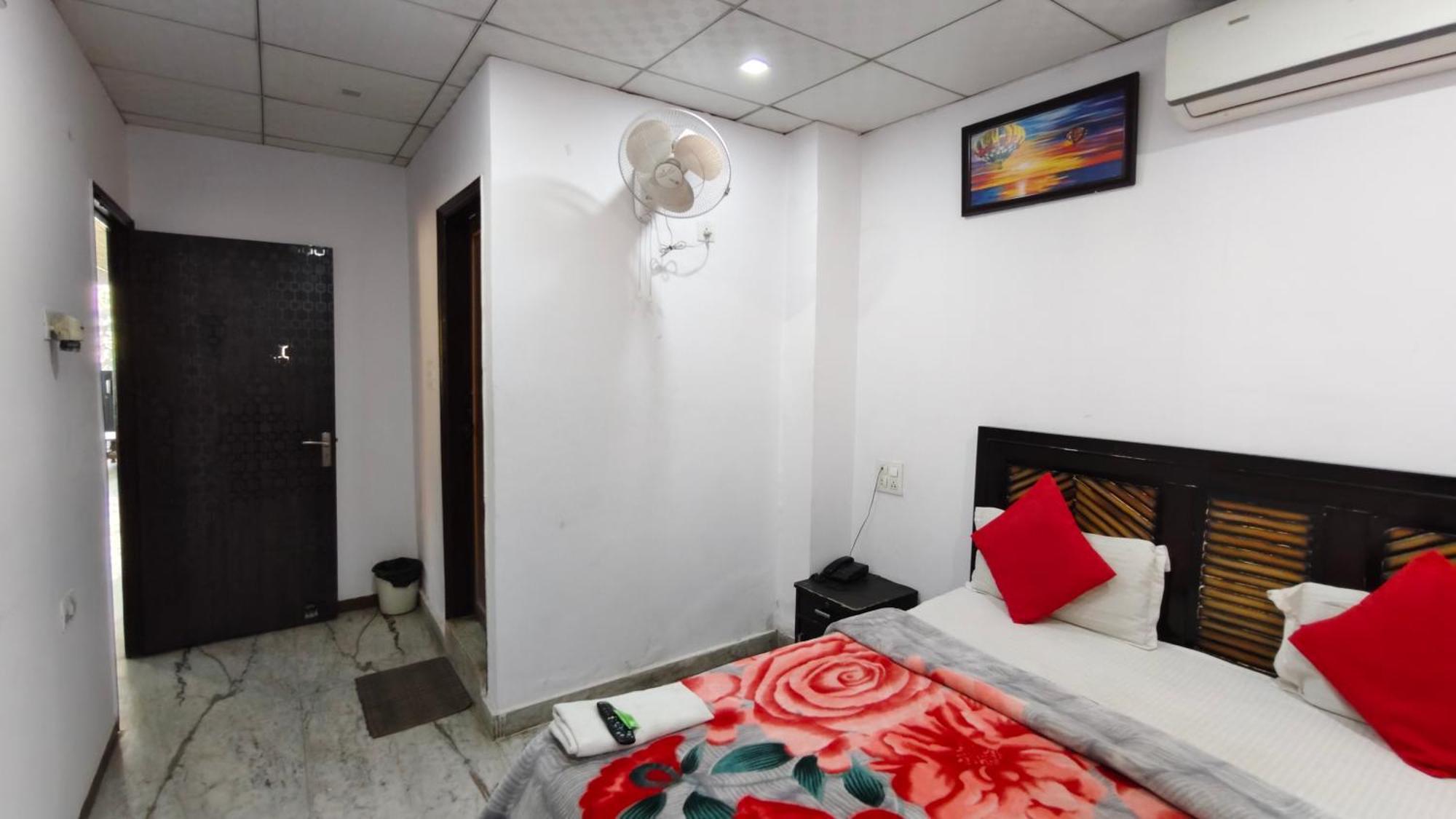 פארידבד Rajdhani Guest House מראה חיצוני תמונה