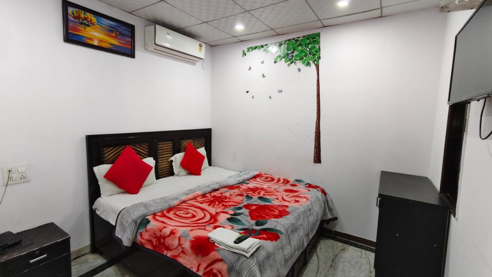 פארידבד Rajdhani Guest House מראה חיצוני תמונה