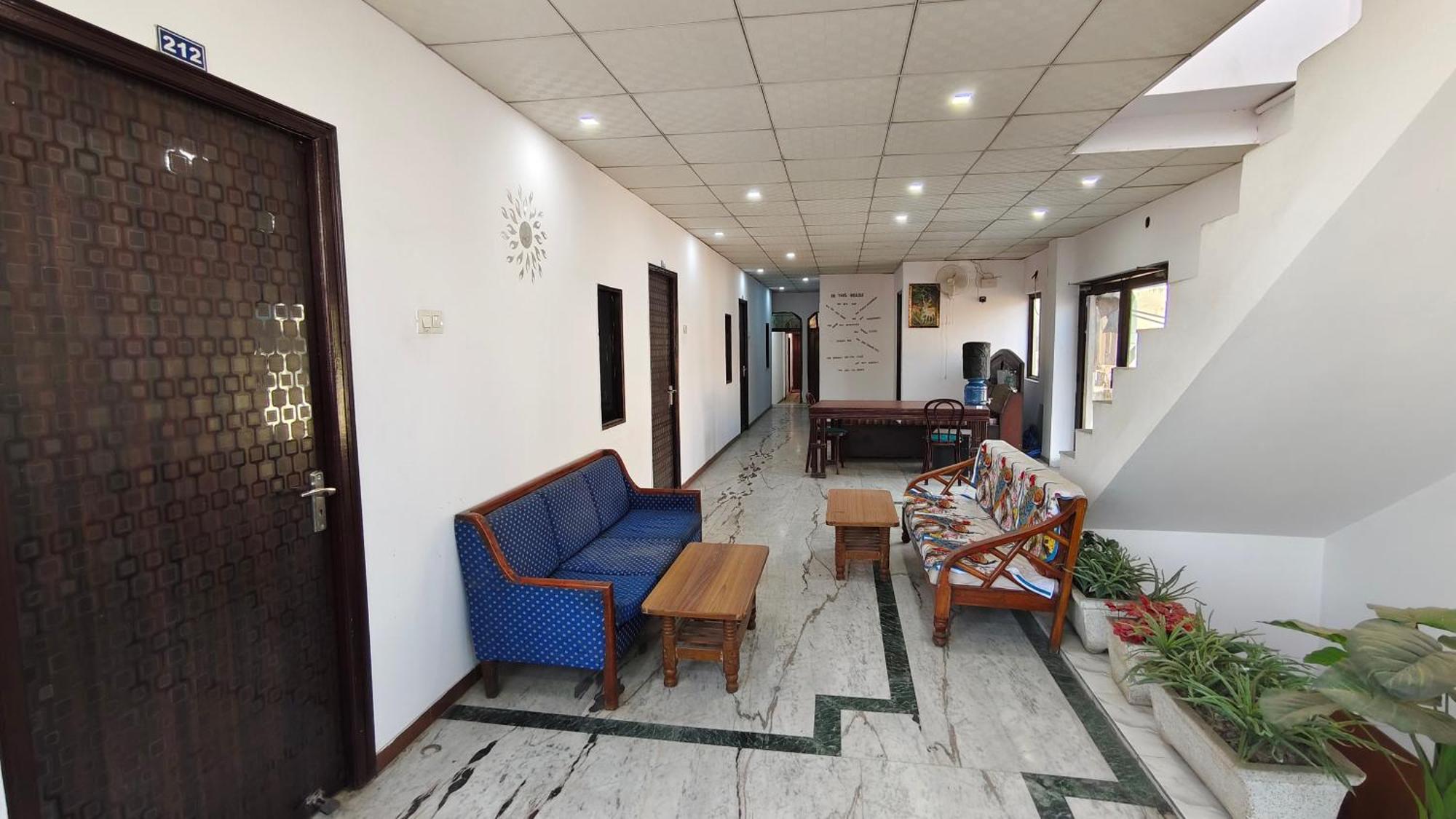 פארידבד Rajdhani Guest House מראה חיצוני תמונה